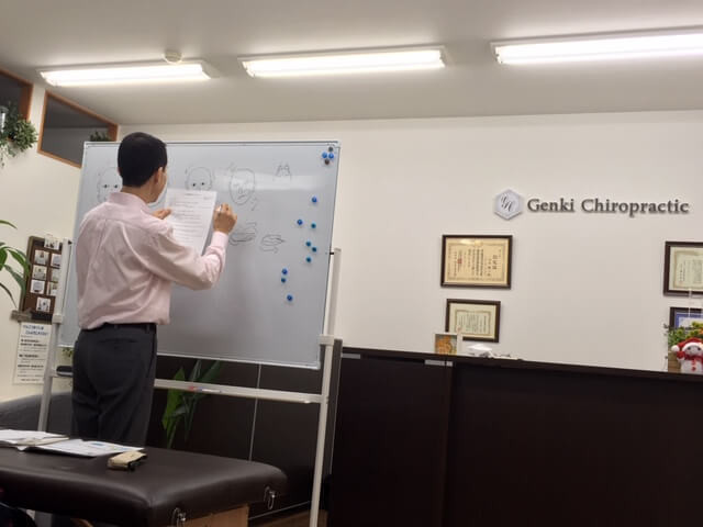 セミナー風景。講師の山本先生近影